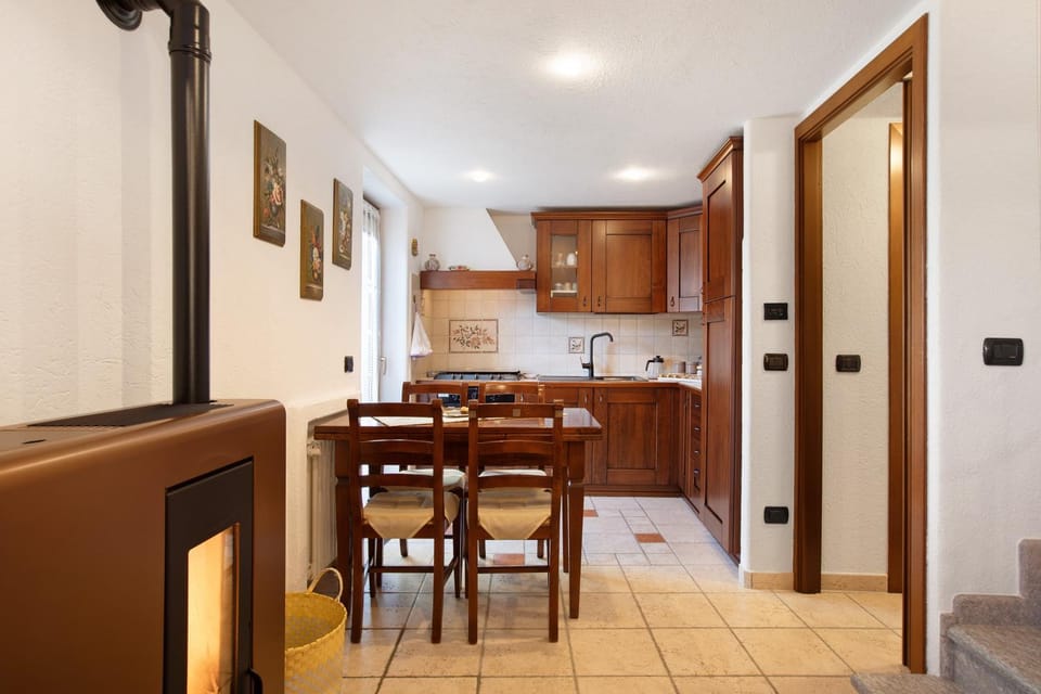 Property building, Kitchen or kitchenette, Living room