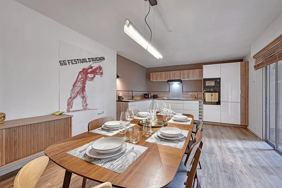 Kitchen or kitchenette, Dining area, minibar, pet friendly, stove
