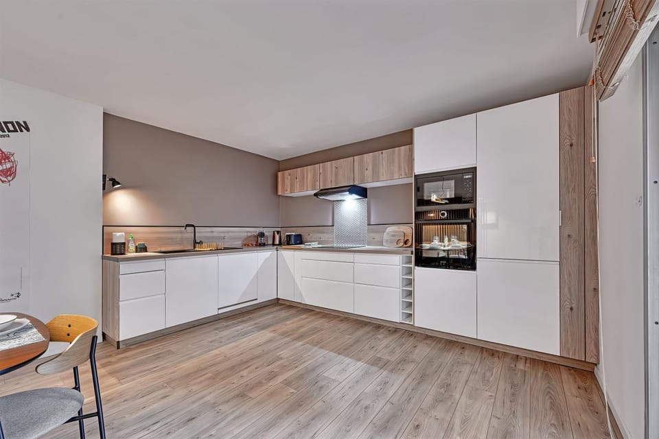 Kitchen or kitchenette, Dining area, dishwasher, minibar, pet friendly, stove