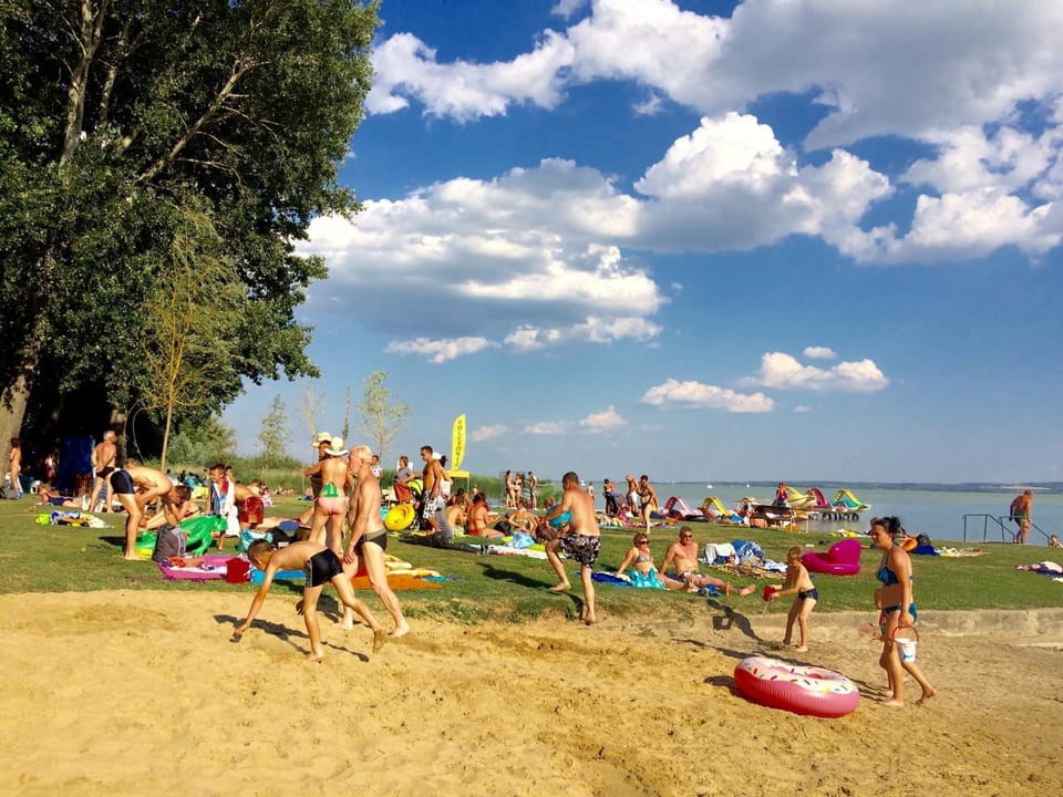 Neighbourhood, Natural landscape, Beach