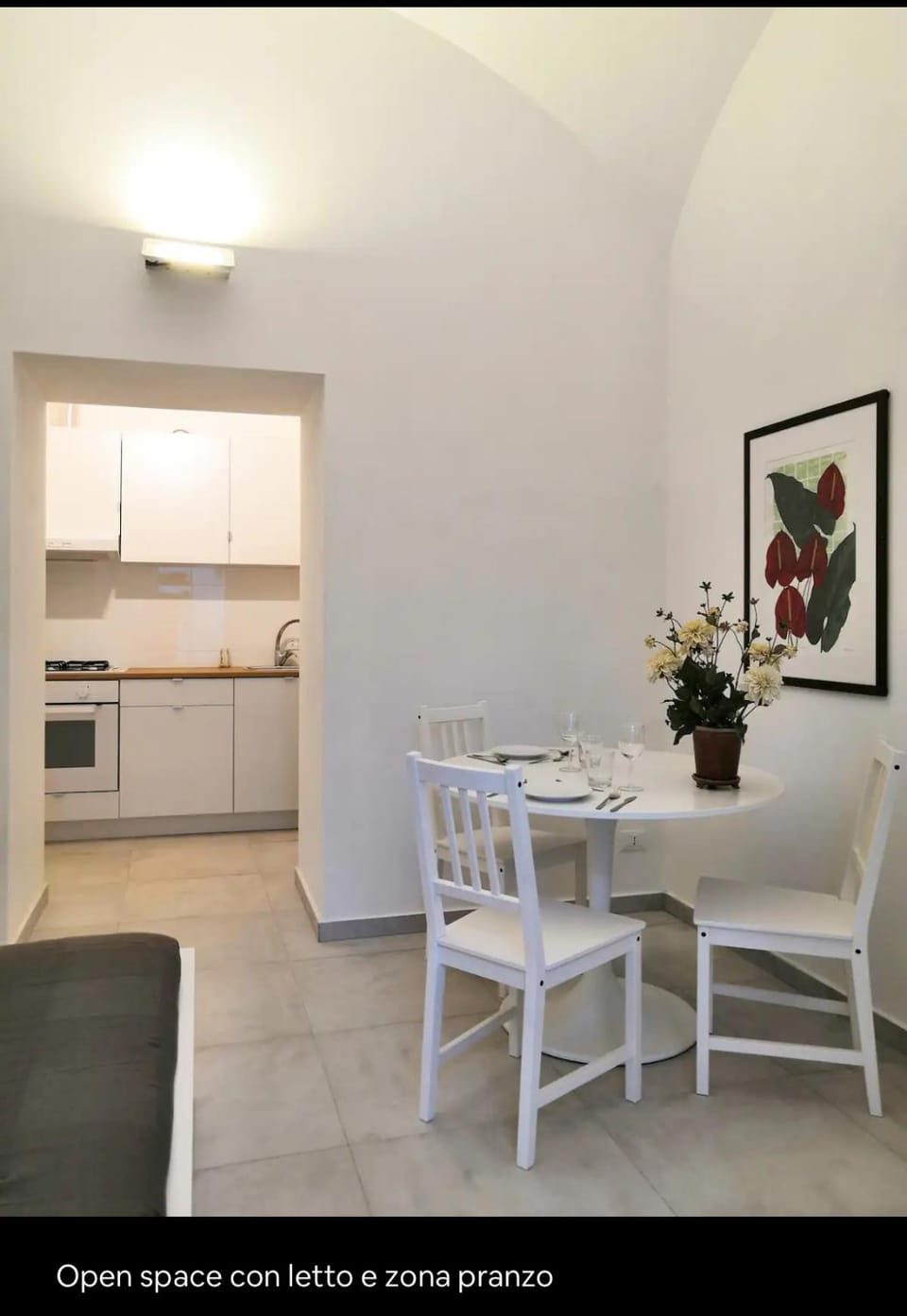 Kitchen or kitchenette, Dining area, stove