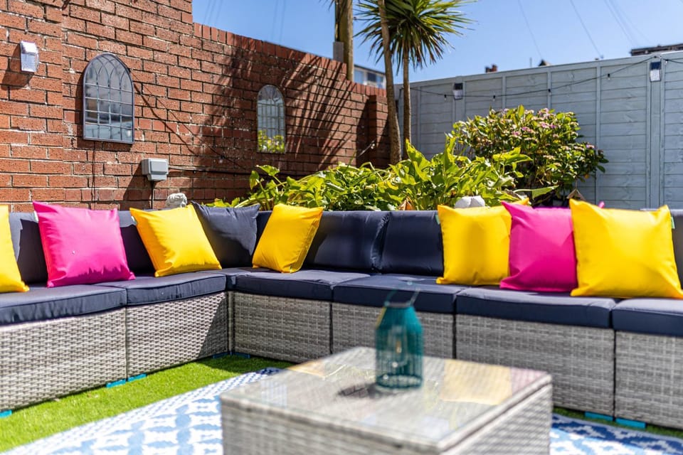 Patio, Seating area