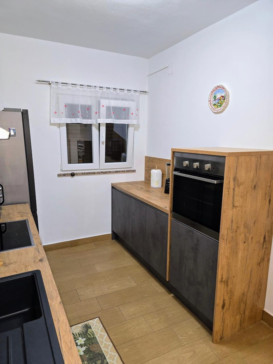 pet friendly, kitchen