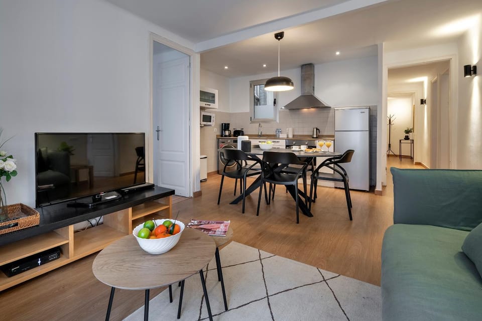 Living room, Dining area, kitchen, kitchen
