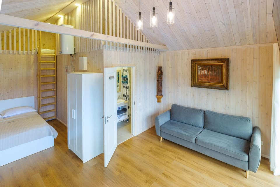 Communal lounge/ TV room, Kitchen or kitchenette, Photo of the whole room, Seating area, Bedroom, wardrobe