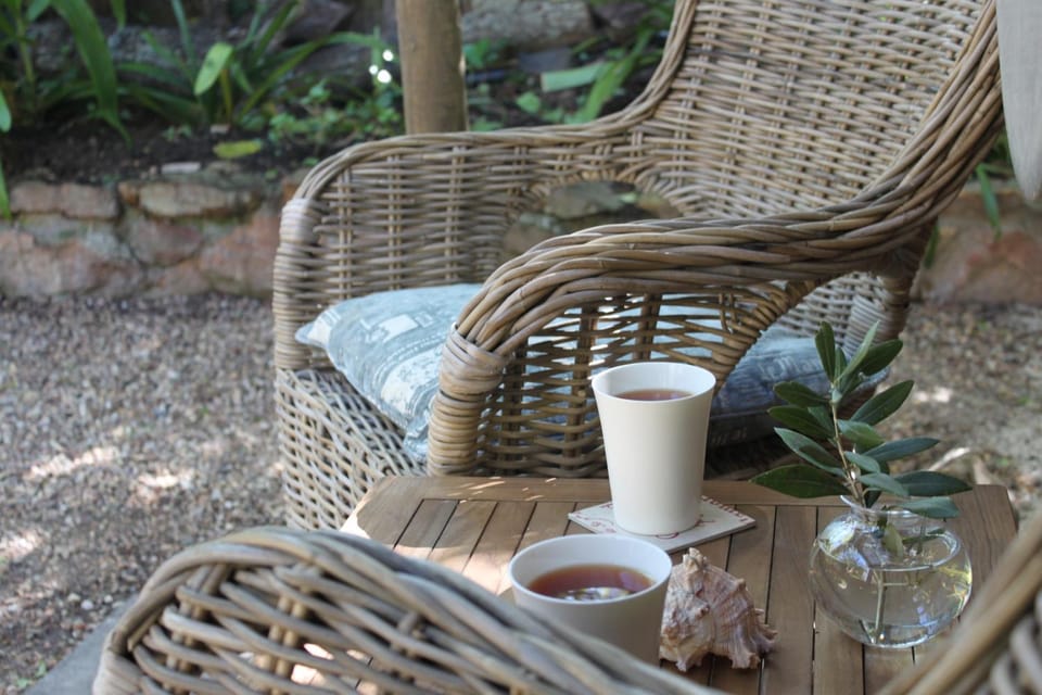 Patio, Seating area, Drinks
