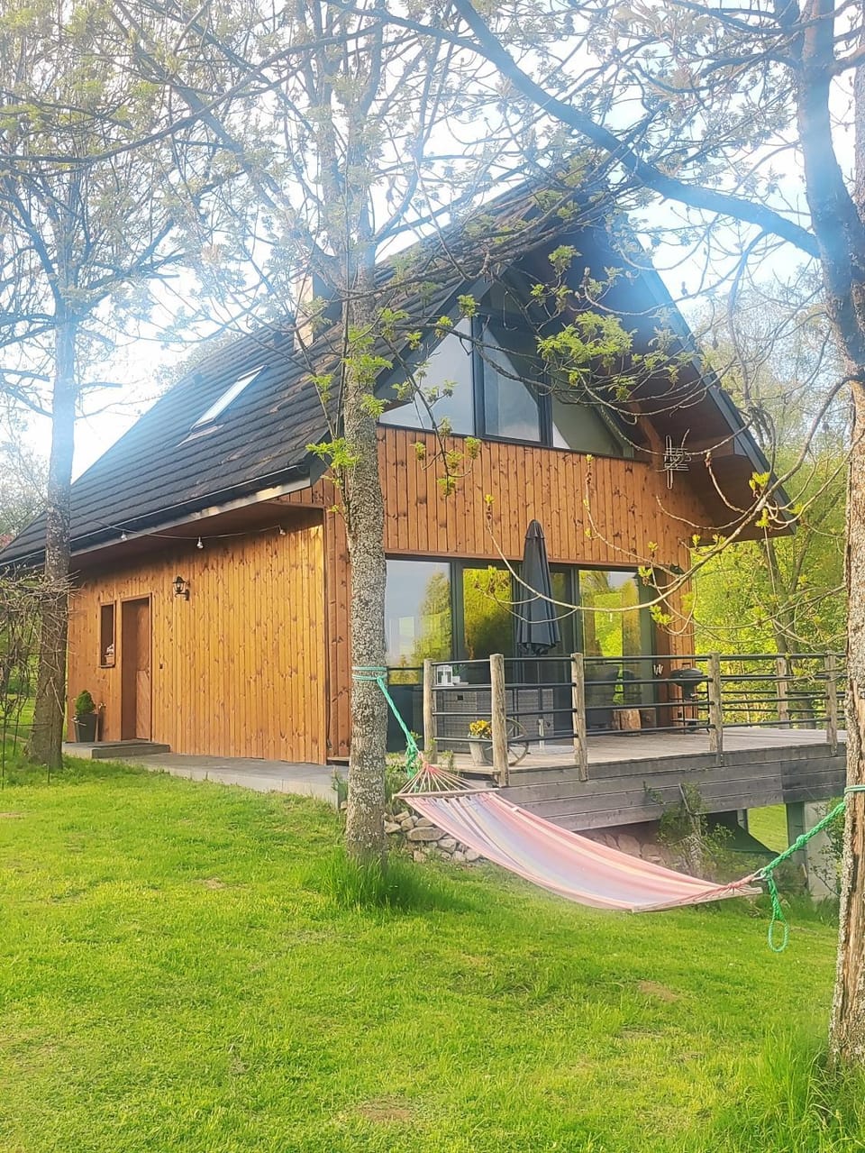 Property building, Spring, Day, Natural landscape, Garden, Garden view