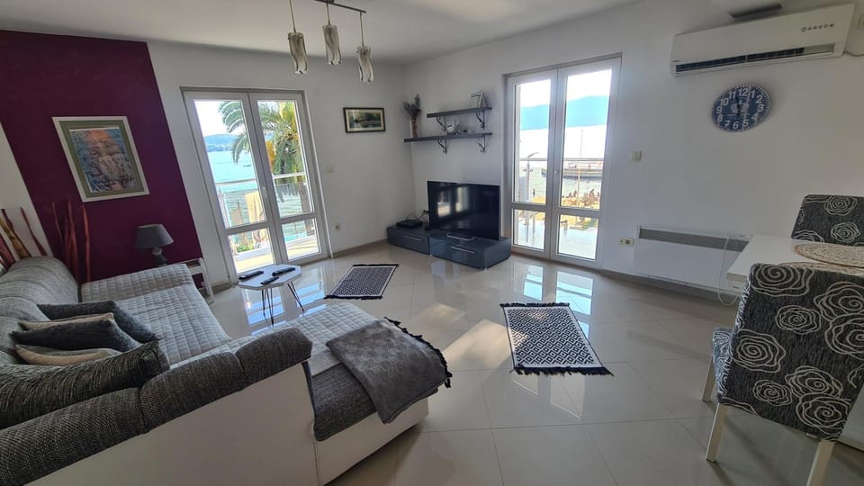 Chic apartment in the City Center by the sea Apartment in Kotor Municipality