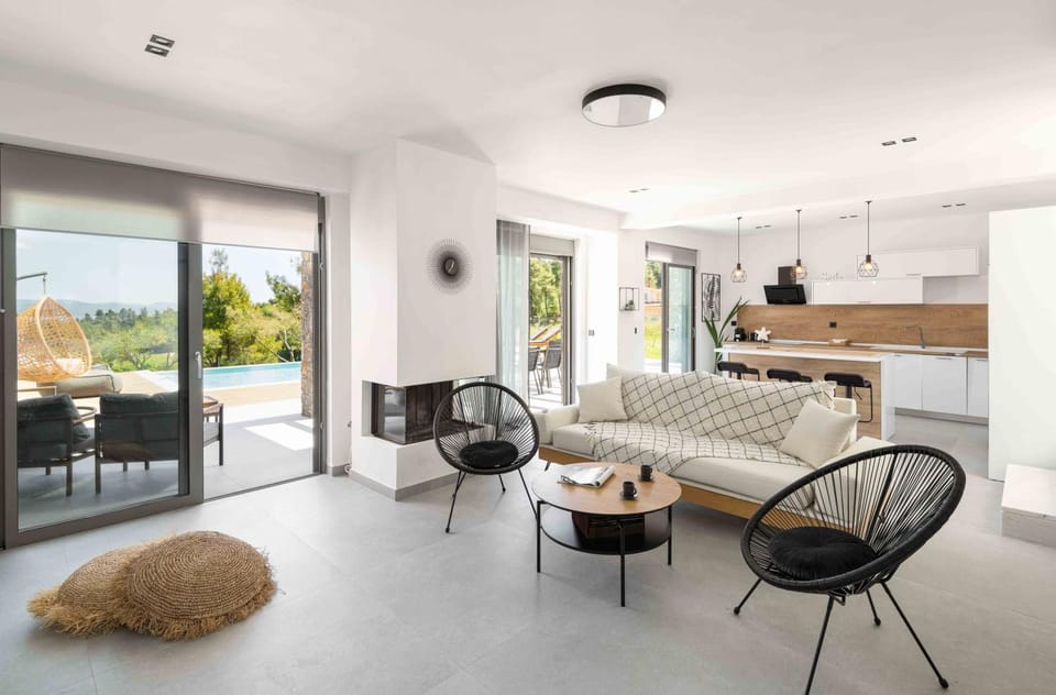 Living room, Dining area, kitchen
