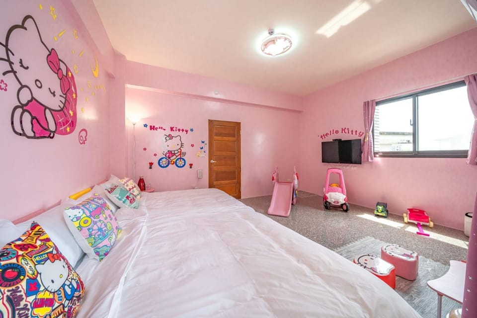 Bed, Children play ground, Photo of the whole room, Bedroom, children, children, young children, young children, older children, older children