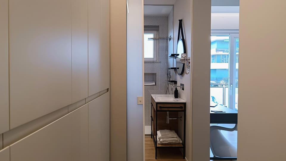 Bathroom, wardrobe