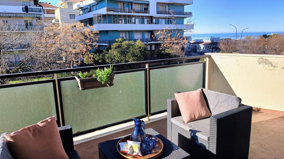 Day, Natural landscape, View (from property/room), Balcony/Terrace, Garden view, Sea view