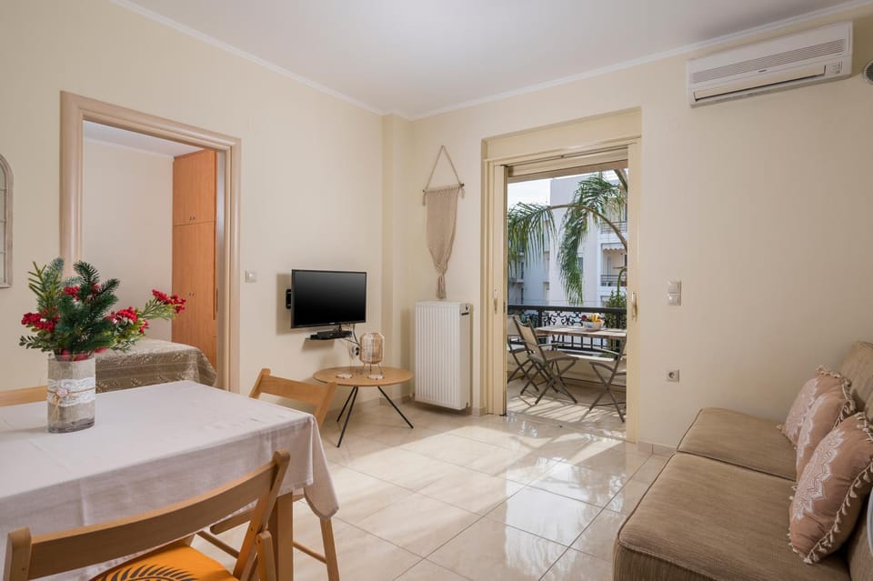TV and multimedia, Living room, Seating area, air conditioner