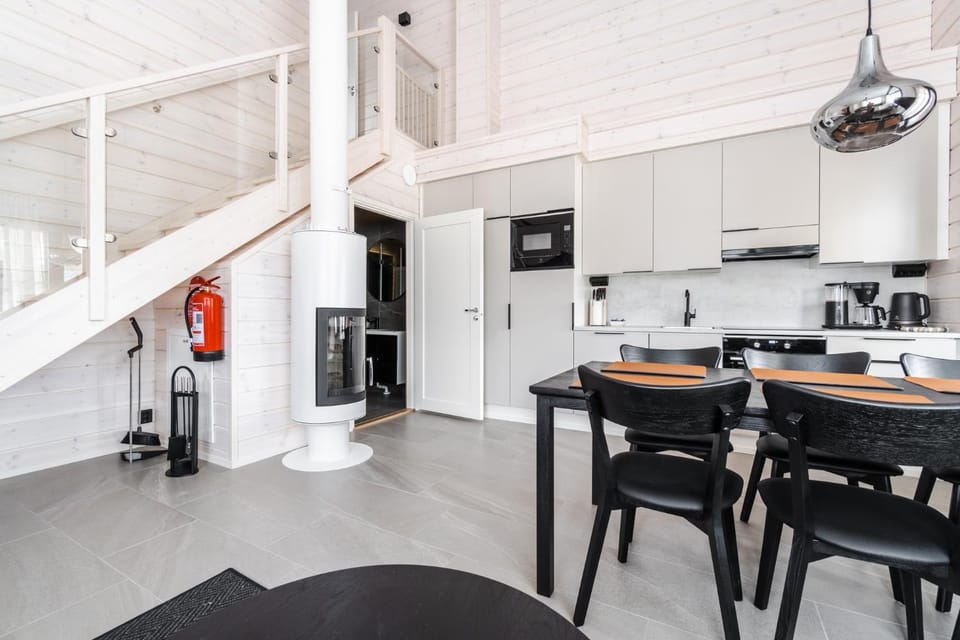 Kitchen or kitchenette, Seating area, Dining area