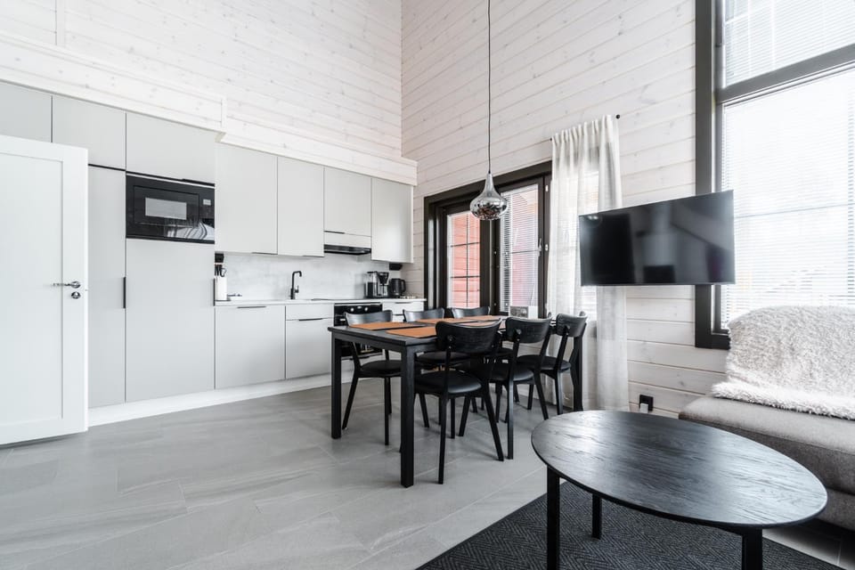 TV and multimedia, Seating area, Dining area