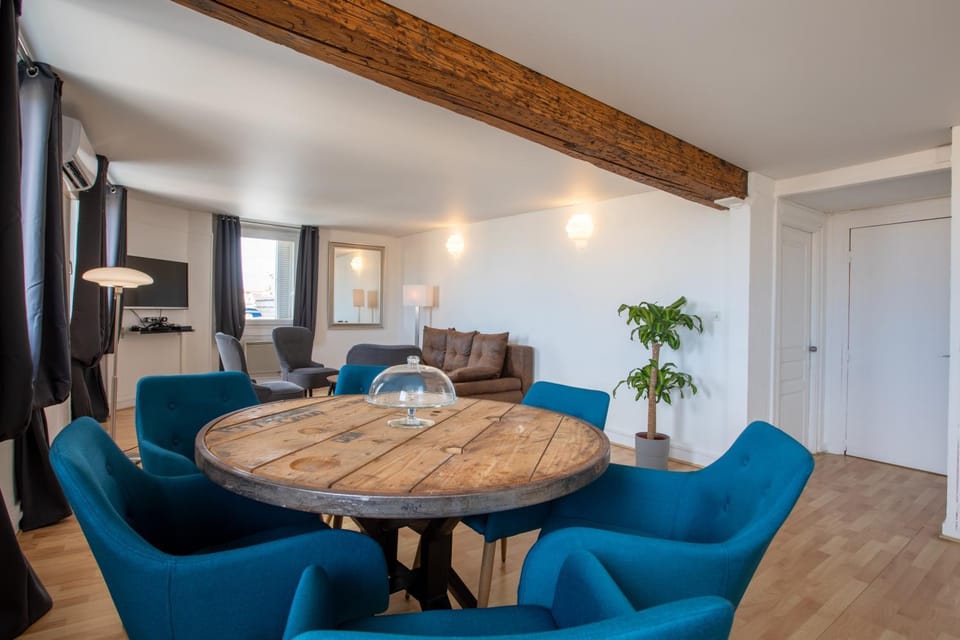 Living room, Dining area