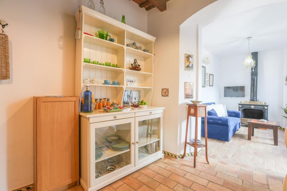 TV and multimedia, Kitchen or kitchenette, Living room