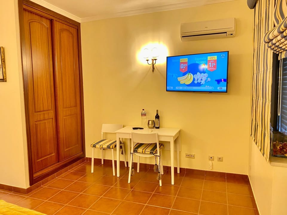 TV and multimedia, air conditioner