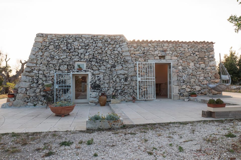 Patio, Facade/entrance