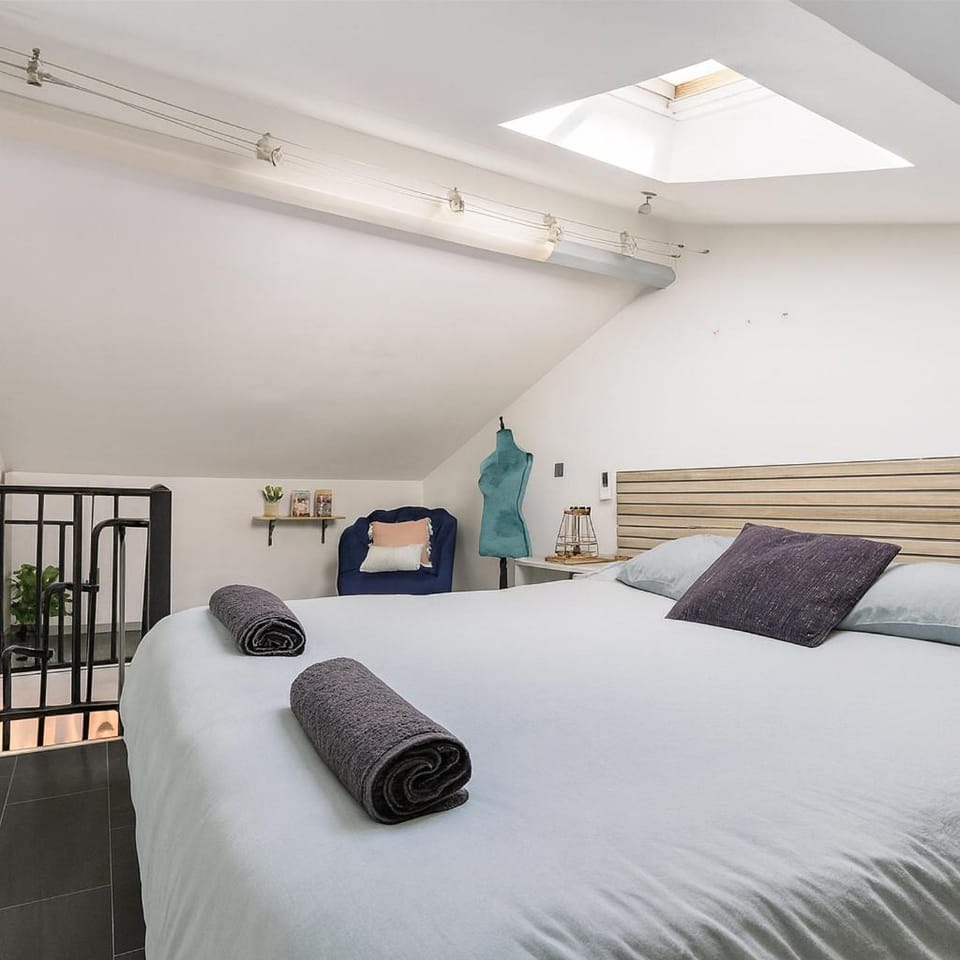 Bed, Bedroom