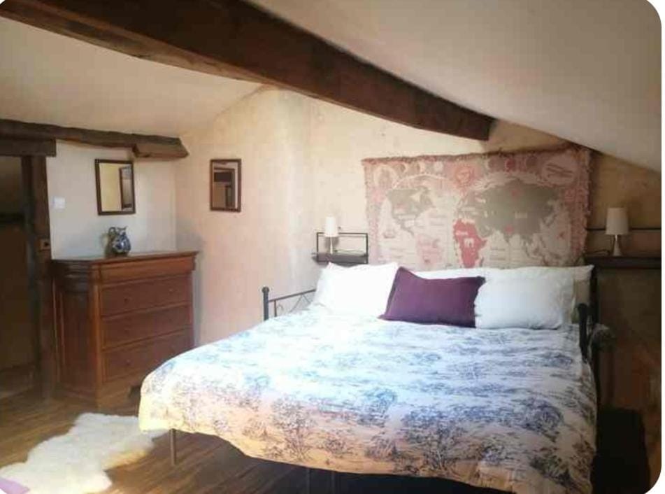 Two bedroom Stone Cottage House in Nouvelle-Aquitaine