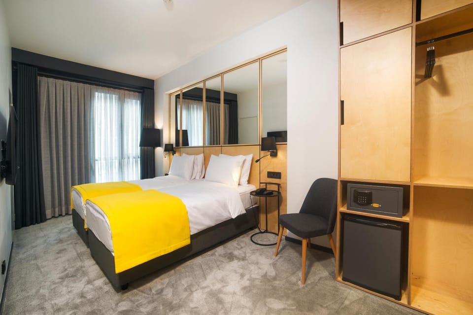 Bed, Bedroom, wardrobe