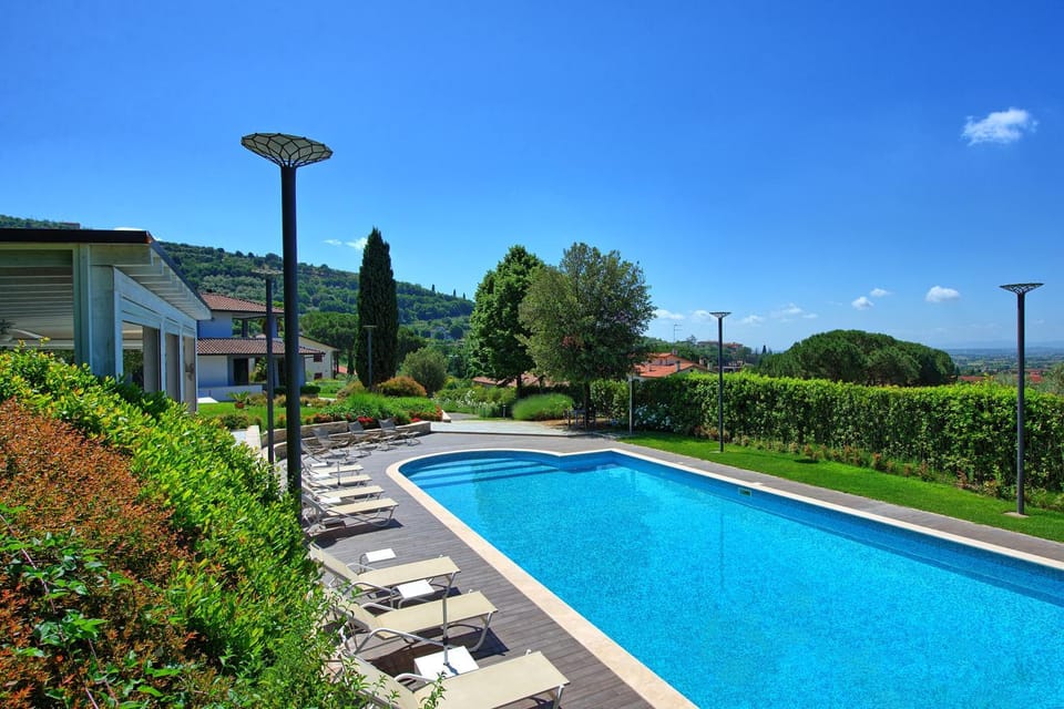 Garden, Garden view, Pool view, Swimming pool, sunbed