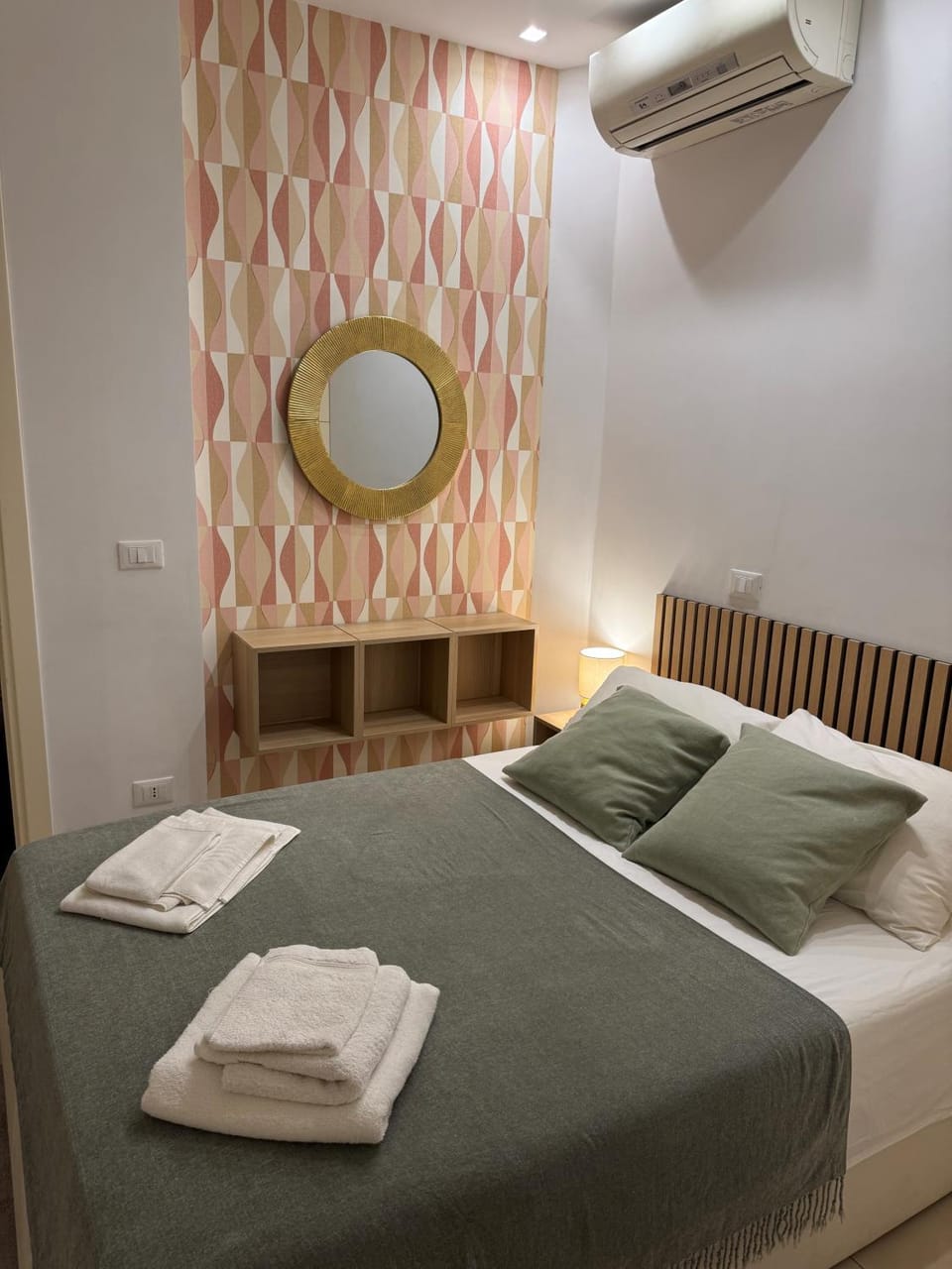 Bed, TV and multimedia, Bedroom, heating, internet, wardrobe, air conditioner