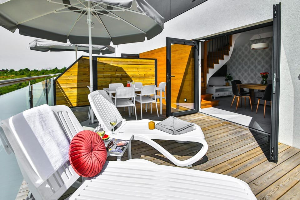 Natural landscape, View (from property/room), Balcony/Terrace, Seating area, sunbed