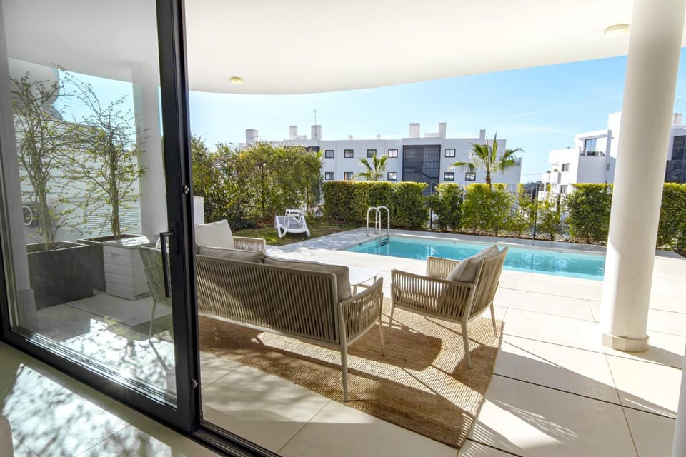 Balcony/Terrace, Swimming pool