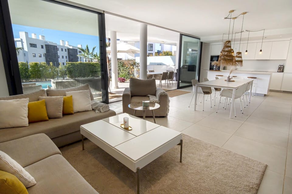 Lounge or bar, Dining area