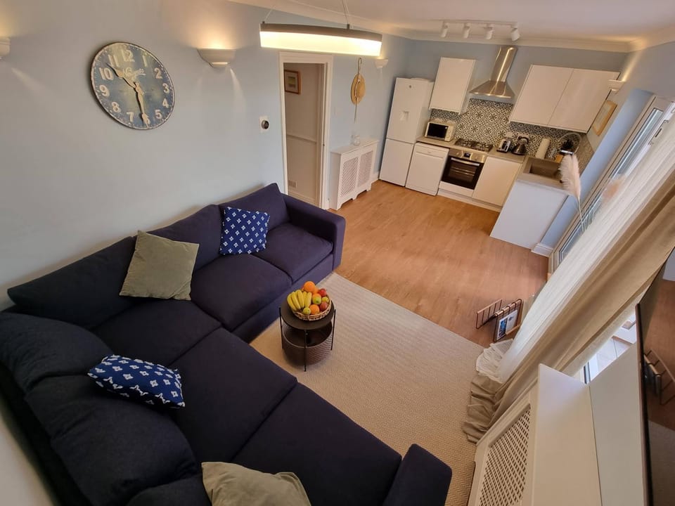 28 ExcellentStays - Heathrow - 5 Bedroom House Apartment in London Borough of Hillingdon