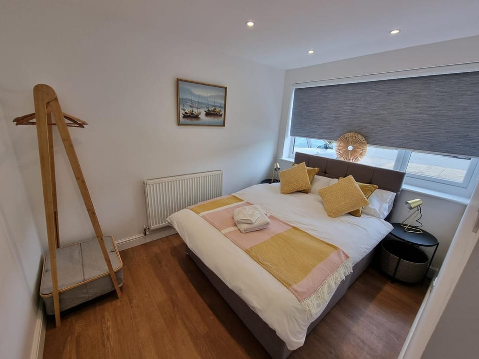 28 ExcellentStays - Heathrow - 5 Bedroom House Apartment in London Borough of Hillingdon