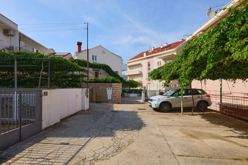 Property building, Street view
