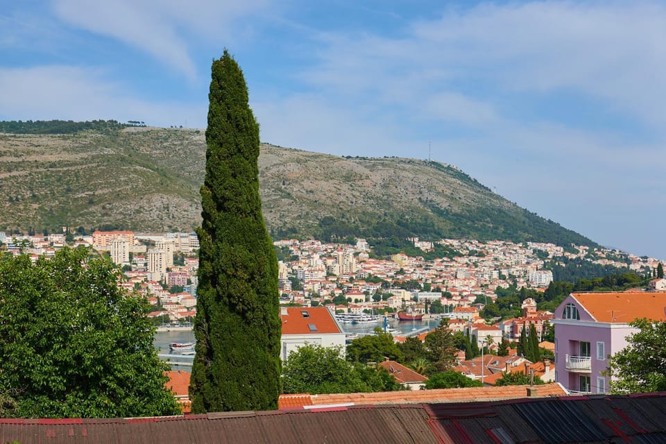Nearby landmark, Neighbourhood, Mountain view, Sea view
