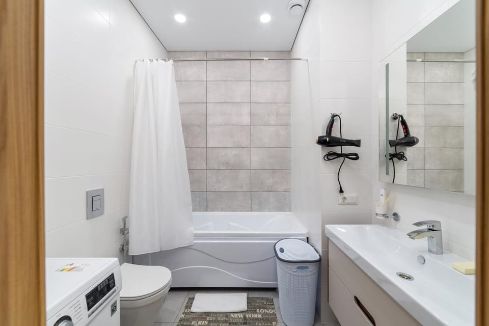 Bathroom, Bath