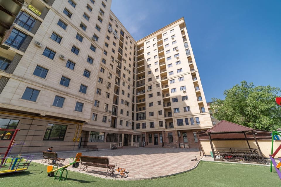Property building, Facade/entrance