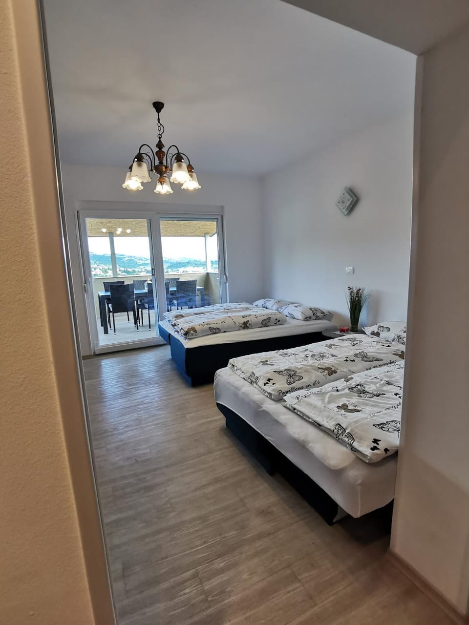 Bed, Living room