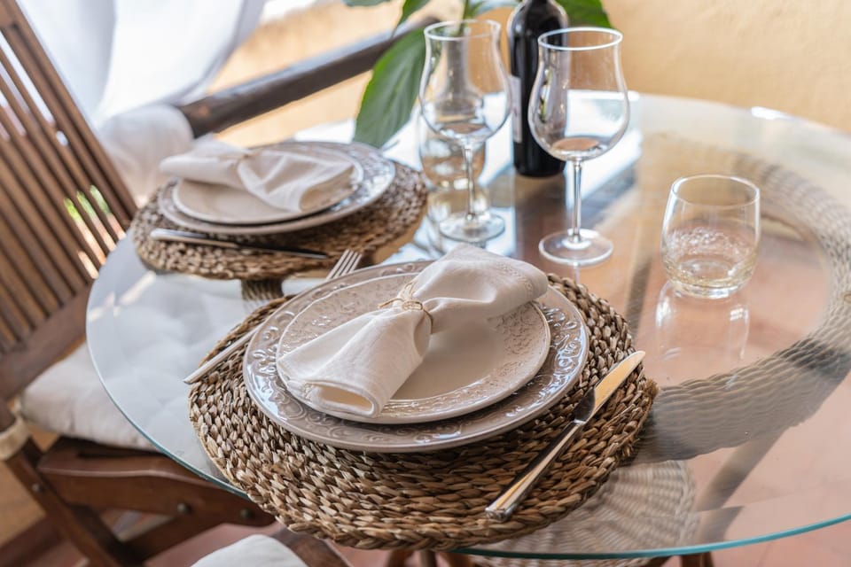 Food and drinks, Dining area