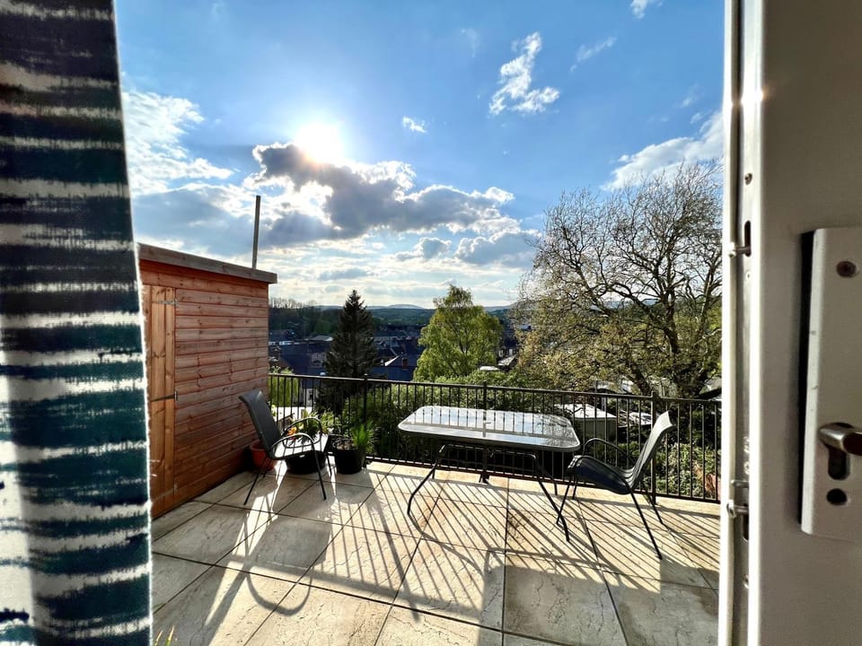 Balcony/Terrace, Mountain view