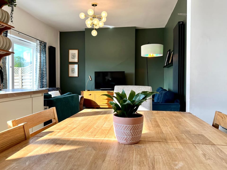 Seating area, Dining area