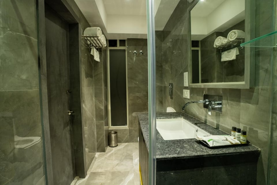 Bathroom, towels