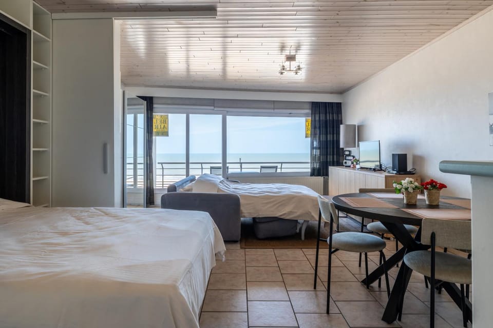 Bed, View (from property/room), Balcony/Terrace, Photo of the whole room