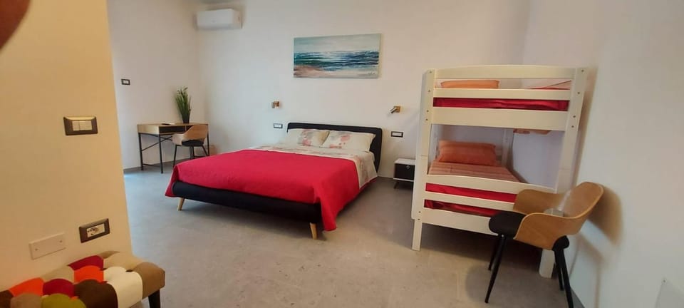 Bed, Bedroom, bunk bed