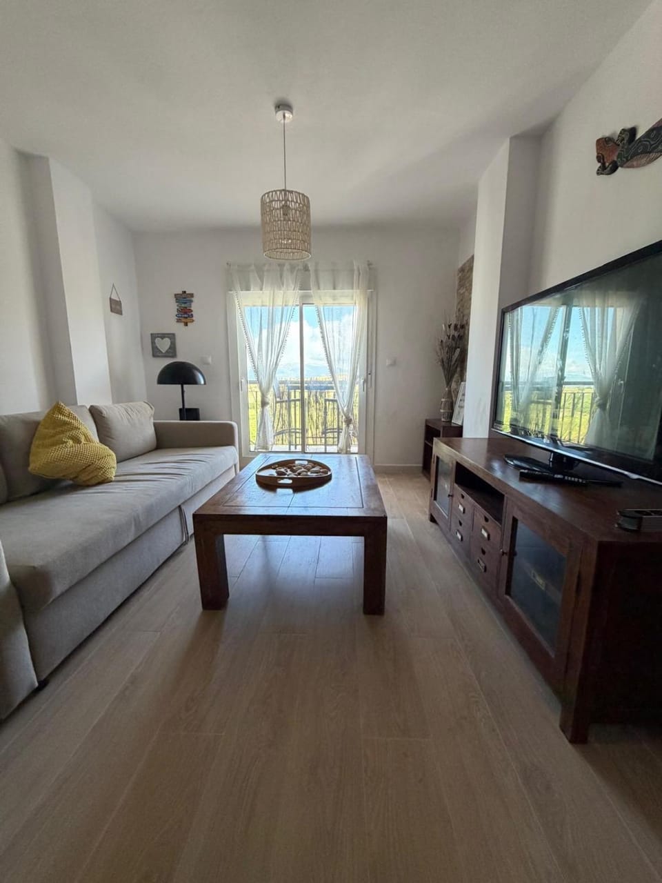 Communal lounge/ TV room