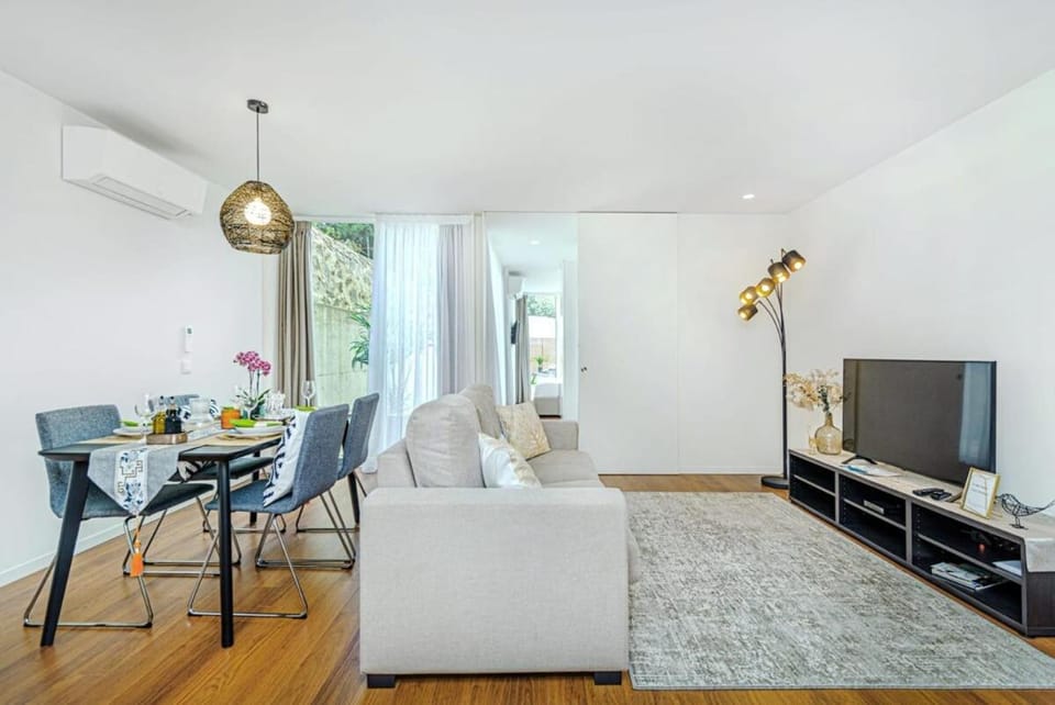 TV and multimedia, Living room, Dining area