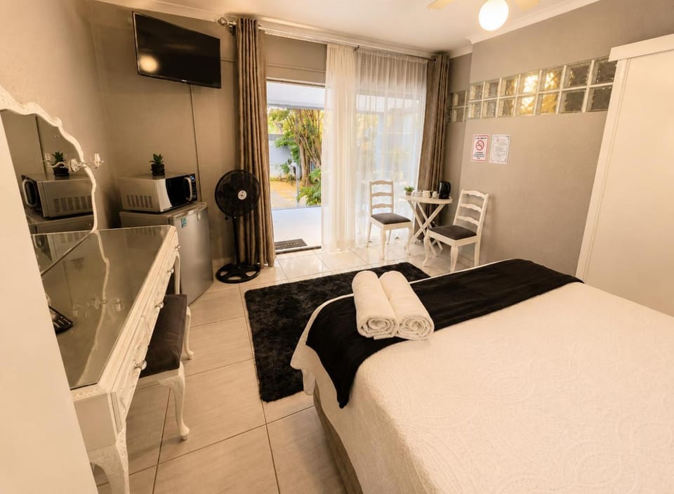 Zhantique Guest House 1- Unit 1 Apartment in Gauteng