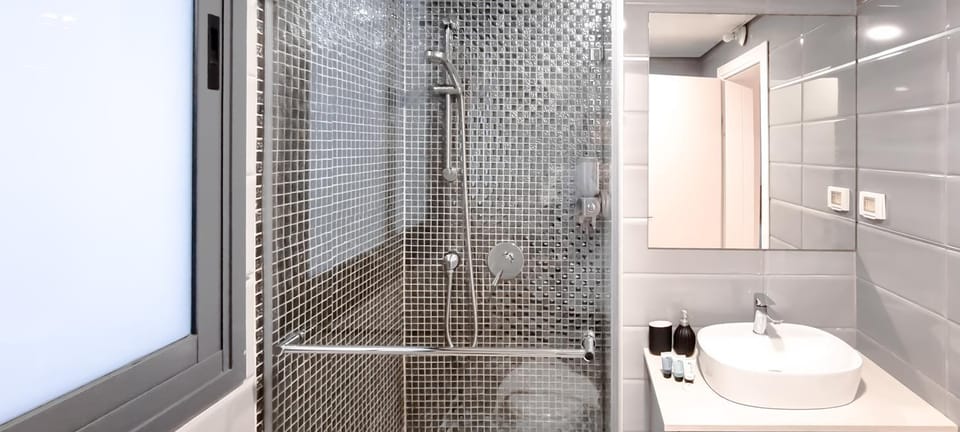 Shower, Toilet, Bathroom, heating, washing machine, dryer