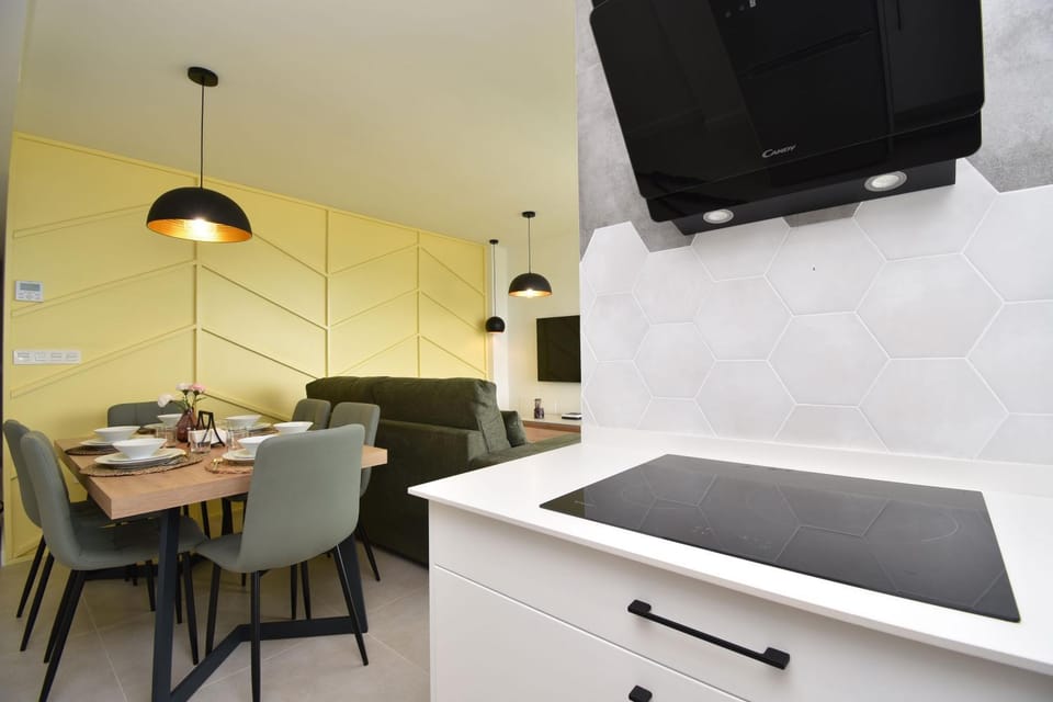 TV and multimedia, Kitchen or kitchenette, Dining area