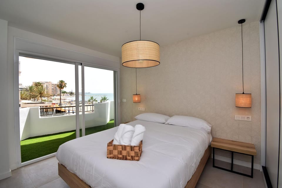 Bed, Balcony/Terrace, Bedroom